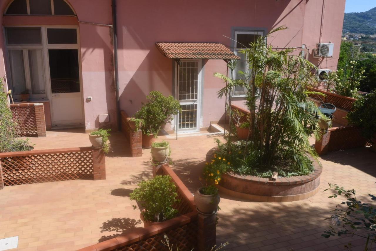 Villino Castellano Apartments Meta Εξωτερικό φωτογραφία