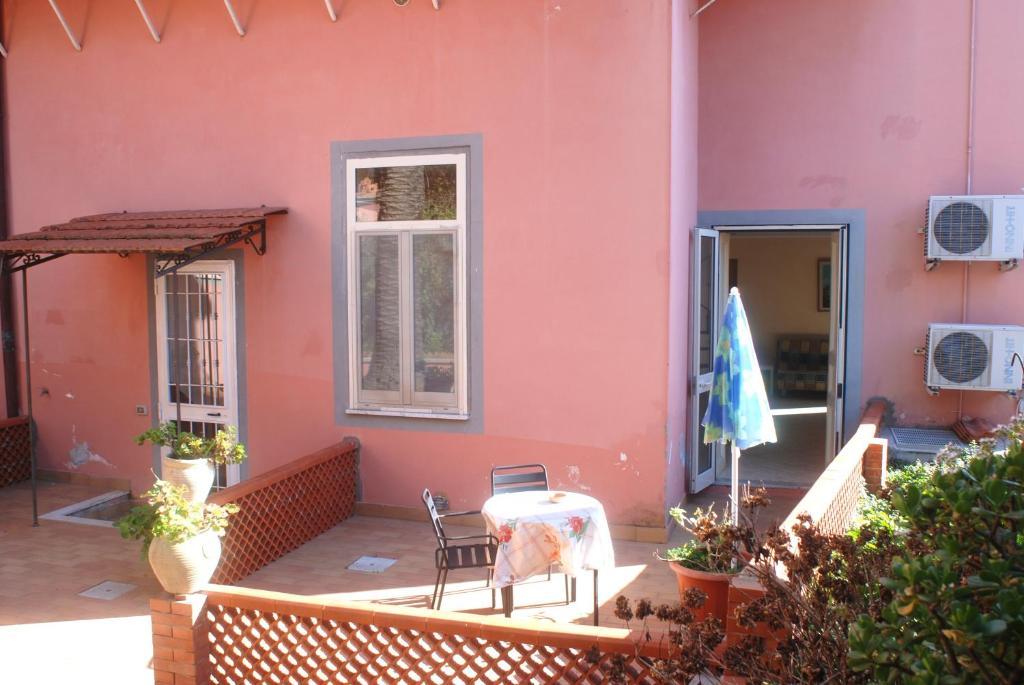 Villino Castellano Apartments Meta Δωμάτιο φωτογραφία