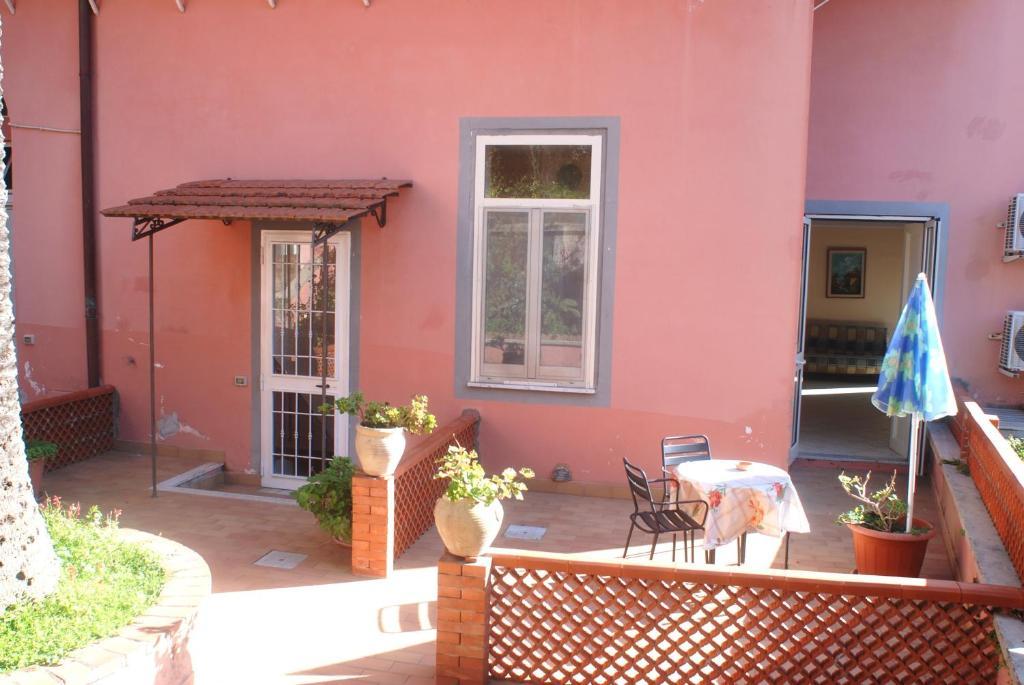 Villino Castellano Apartments Meta Δωμάτιο φωτογραφία