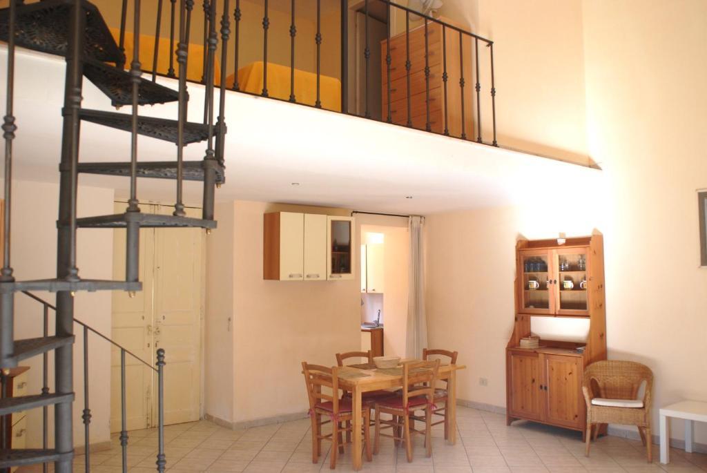 Villino Castellano Apartments Meta Δωμάτιο φωτογραφία