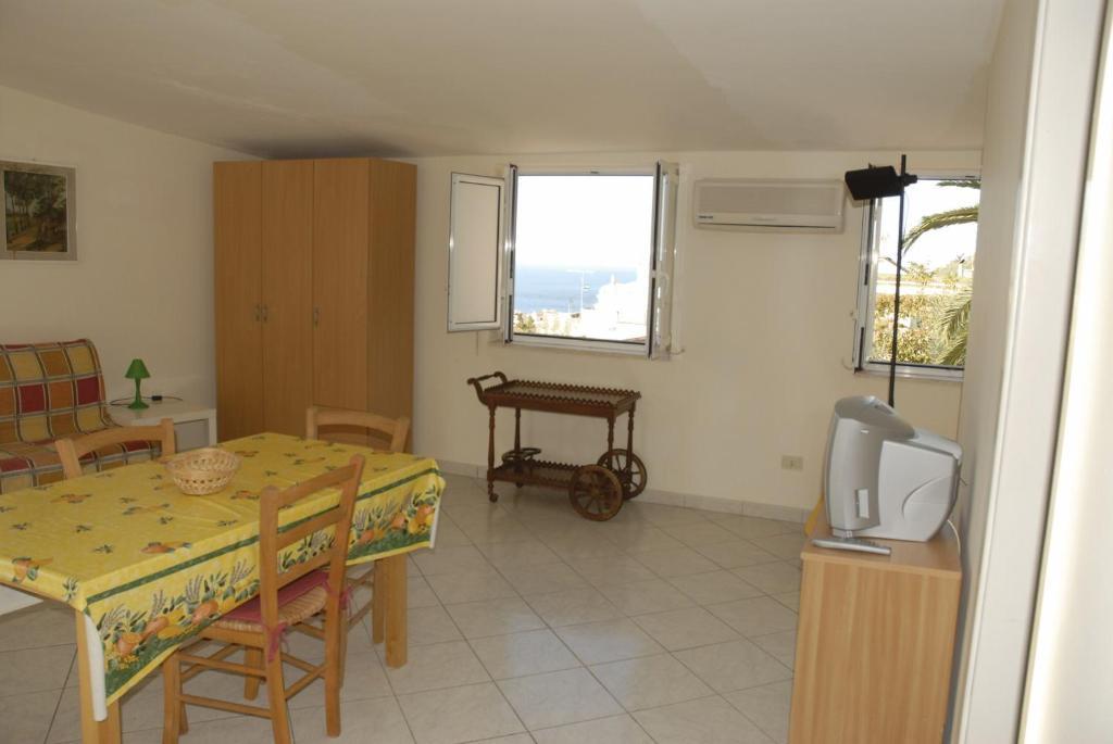 Villino Castellano Apartments Meta Δωμάτιο φωτογραφία
